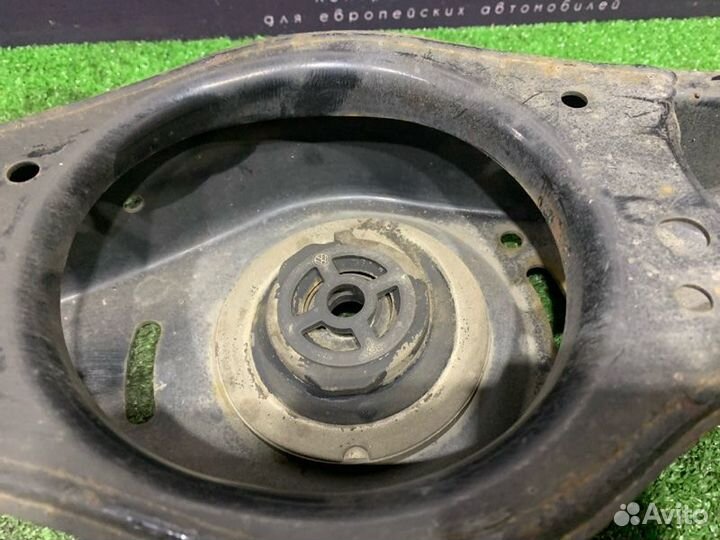 Рычаг подвески нижний задний левый Volkswagen