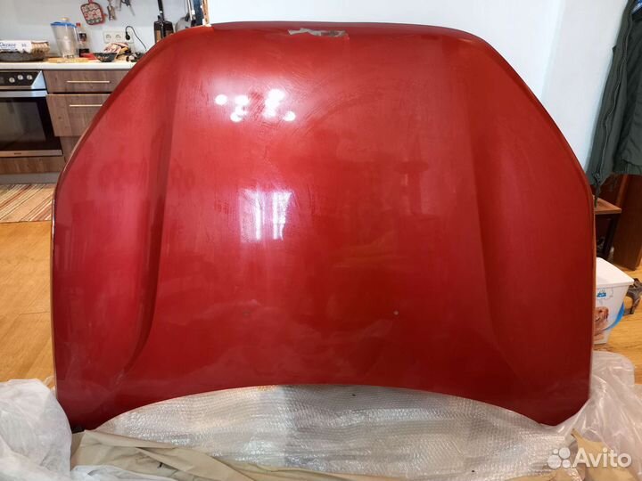 Капот на LADA vesta бу сердолик