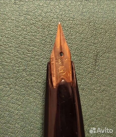 Перьевая ручка с золотым пером.Винтаж