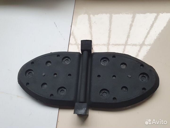 Водяная заслонка с втулками 807166A1 mercruiser