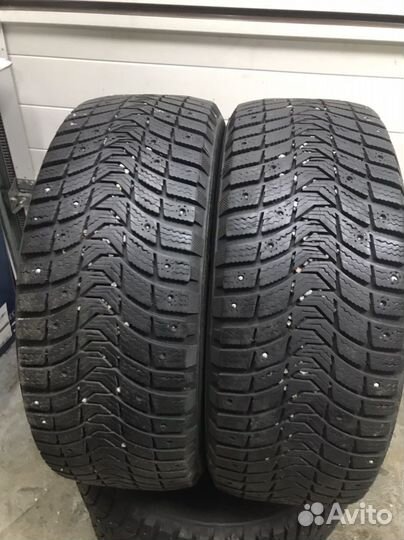 Michelin X-Ice North 3 215/55 R16