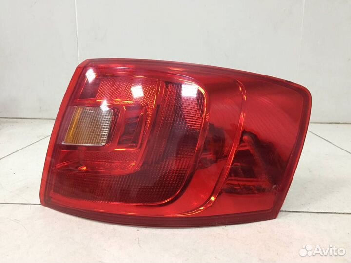 Фонарь задний наружный правый Volkswagen Jetta 5K