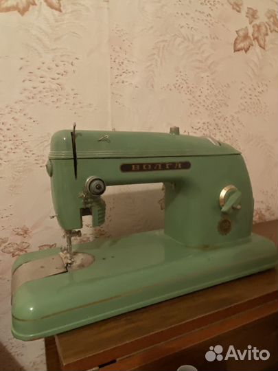 Швейная машина Волга