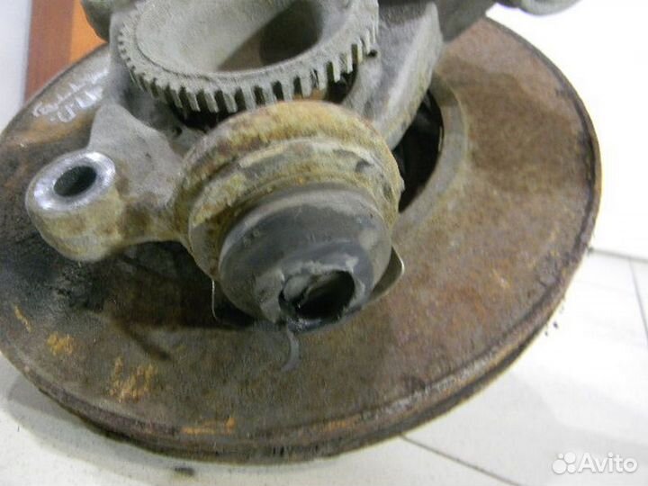 Кулак передний правый Форд