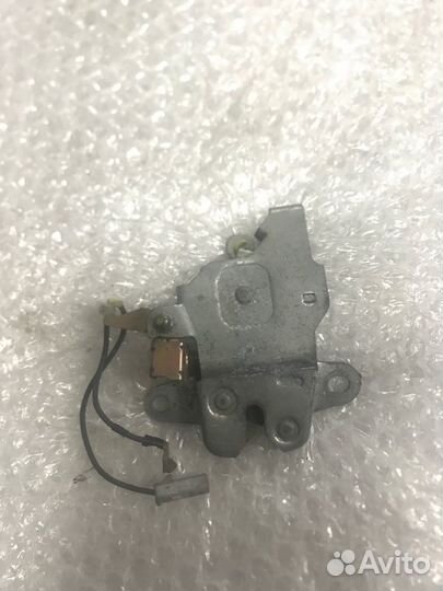 Замок багажника задний Toyota Chaser GX90 1GFE