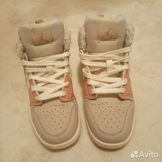 Кроссовки утеплённые для девочки