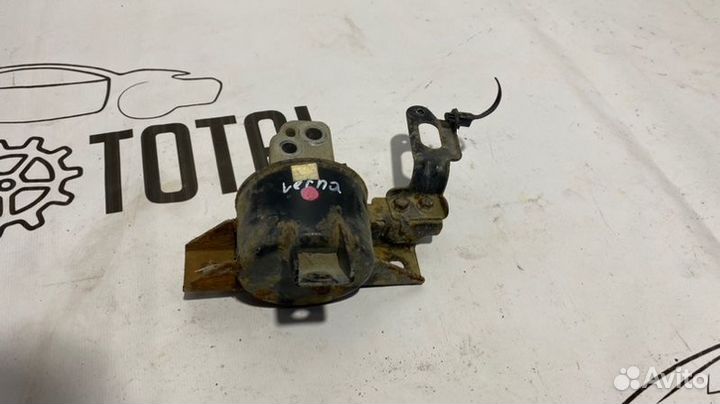 Опора двигателя левая Hyundai Verna