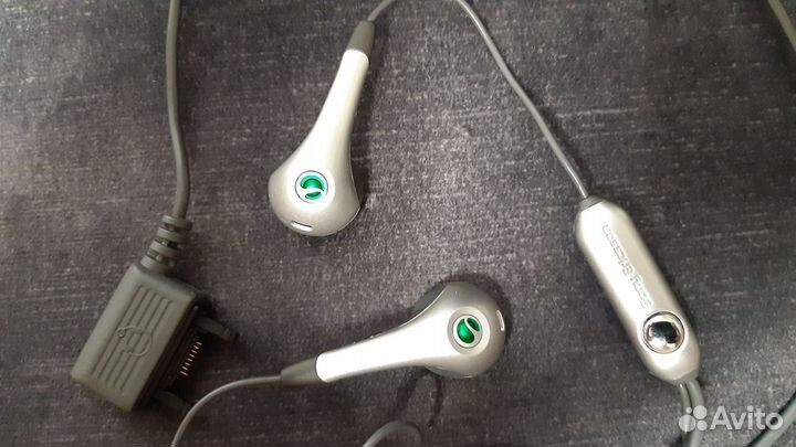 Гарнитура Sony Ericsson HPM-62 + зарядка