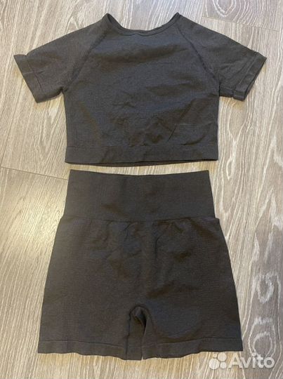 Костюм для йоги и фитнеса