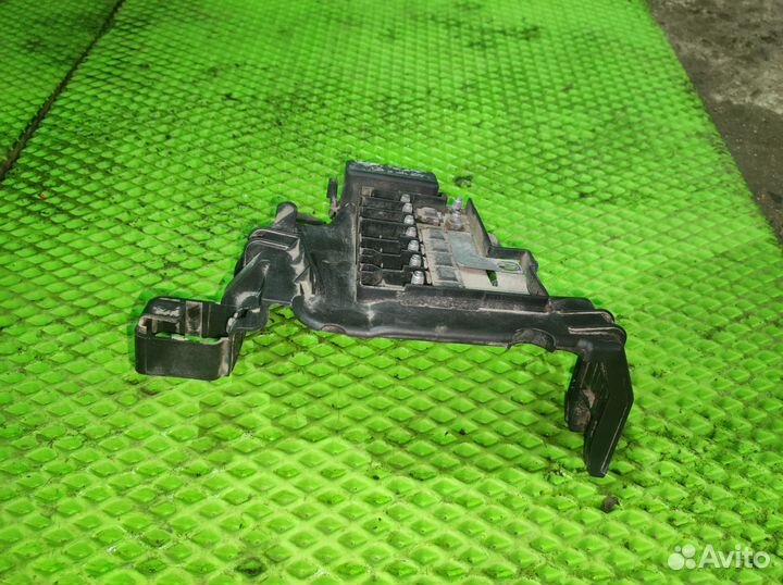 Блок предохранителей Volkswagen Polo