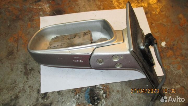 Дефекты Зеркало левое Corolla Wagon E10 рестаил