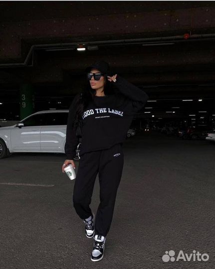 Спортивный костюм женский