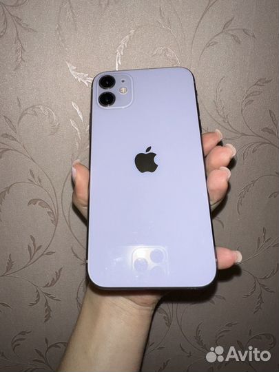 Телефон iPhone 11