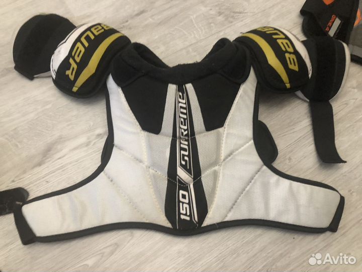 Нагрудник хоккейный bauer supreme 150, размер S