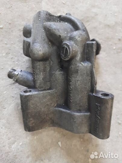 Кронштейн масляного фильтра Audi A6 C5 1997-2004