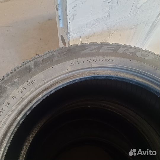 Pirelli Ice Zero 215/55 R17