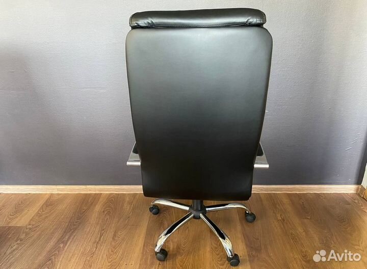 Компьютерное кресло. Гарантия 1 год