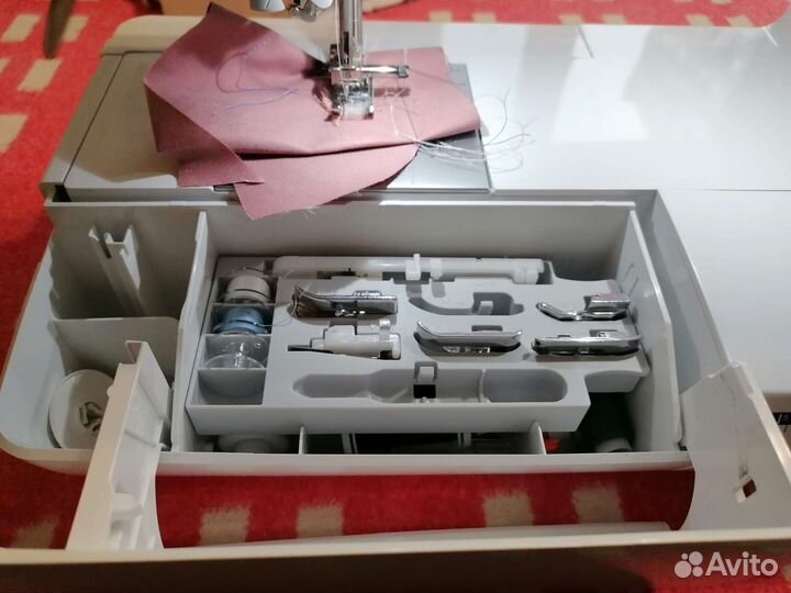 Швейная машина Brother nv 1800q