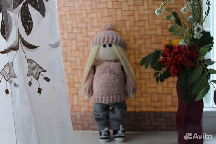 Вязанная кукла