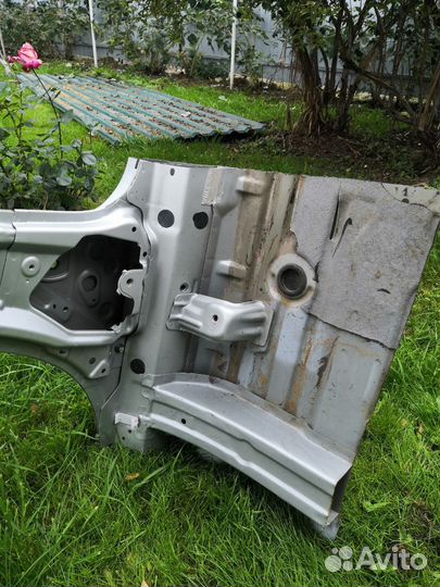 Стойка кузова, средняя, правая тойота калдина2000г