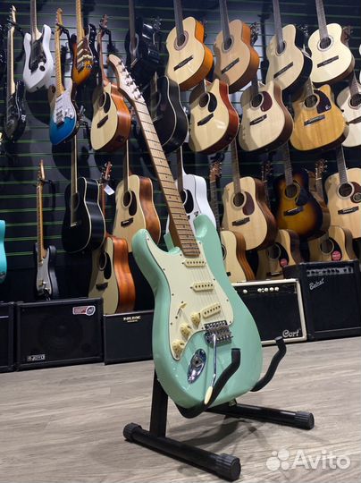 JET JS-300 электрогитара леворукая (Новая)