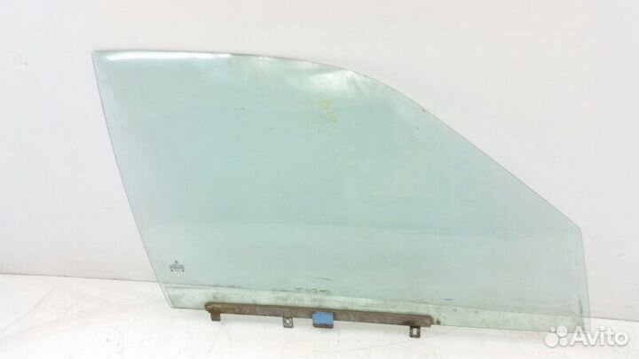 Стекло двери переднее правое Volkswagen Passat 3A2