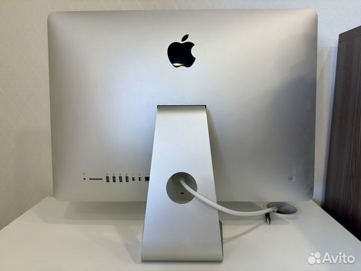 Apple iMac 21.5