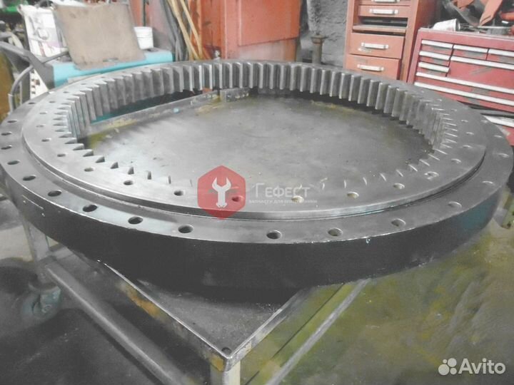 Опорно-поворотный круг JCB JS220 JRB0017