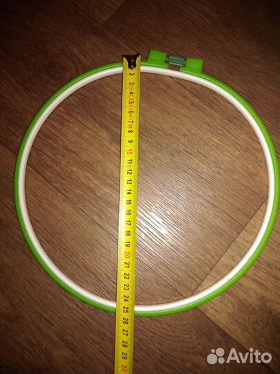 Пяльца для вышивки 26 см как новые