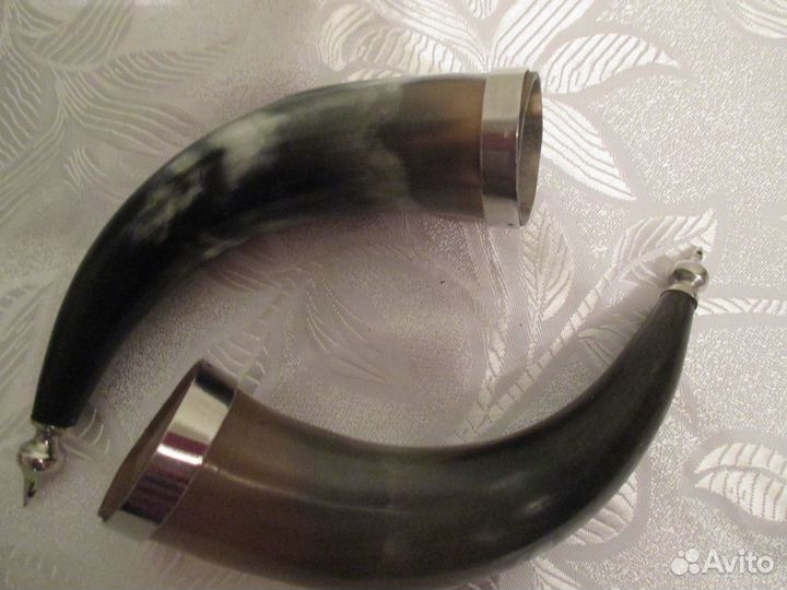 Сосуд для питья из коровьих рогов