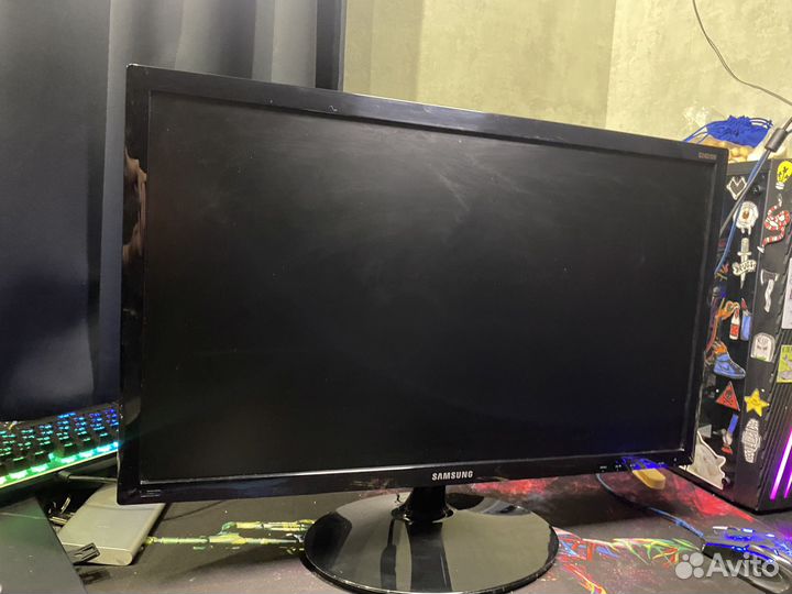 Монитор Samsung