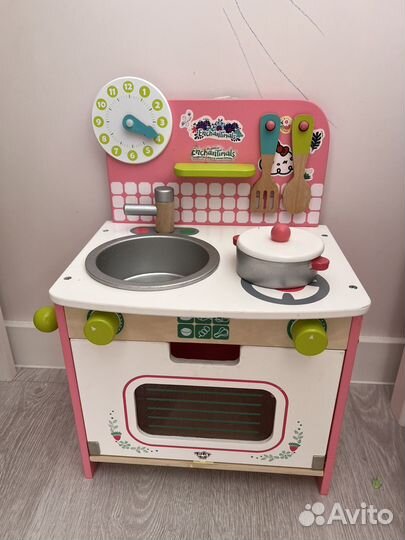 Детская деревянная кухня