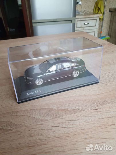 Модель Audi A8 L 1:43
