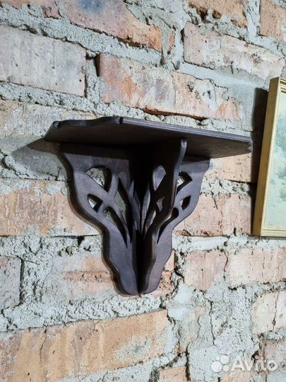 Полочка настенная деревянная в стиле модерн