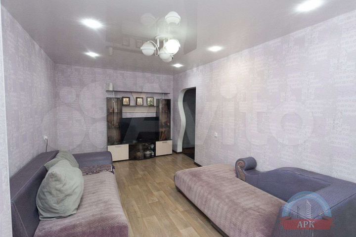 2-к. квартира, 68 м², 1/10 эт.