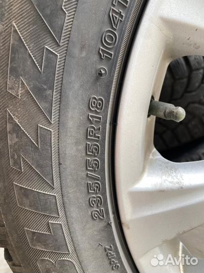 Bridgestone Blizzak Spike-01 235/55 R18
