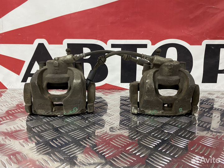 Суппорт передний тормозной Volvo S60 2