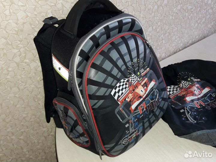 Школьный рюкзак Hummingbird для мальчика