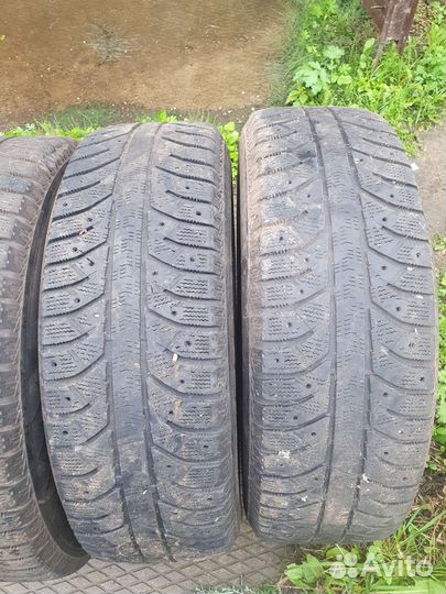 Bridgestone Ice Cruiser 7000S 225/70 R16 107T