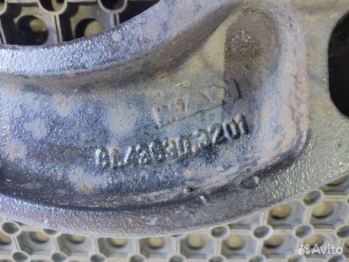 Кронштейн пневморессоры левый