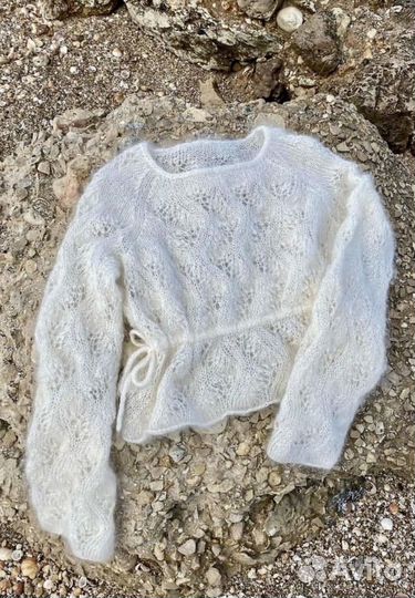 Вязанный свитер-паутинка