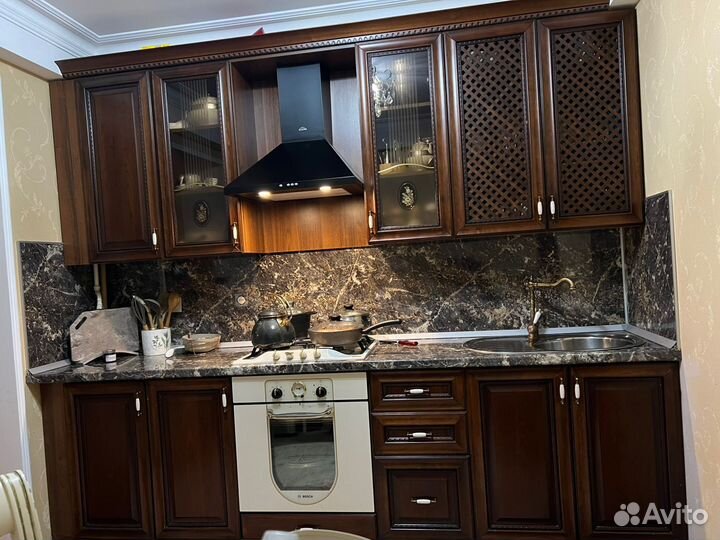 Кухонные гарнитуры из массива дерева