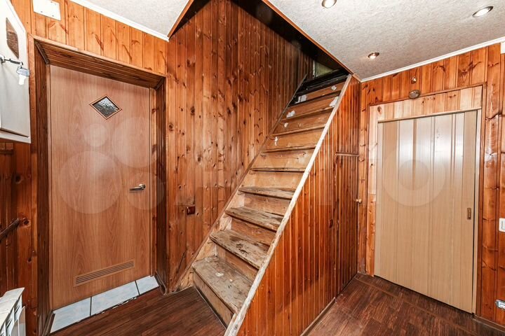 Дом 180,9 м² на участке 5,5 сот.