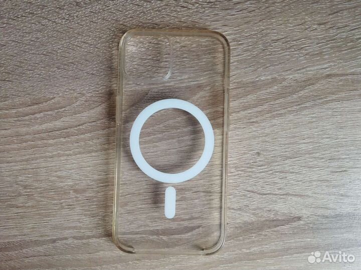 Чехол на iPhone 13