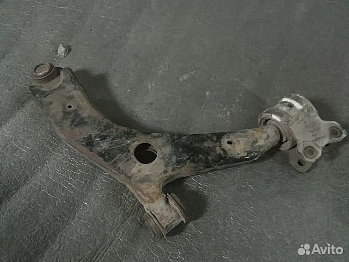 Рычаг левый Mazda 3 BK