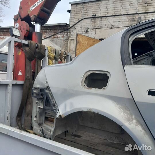 Заднее правое крыло Renault megane 2