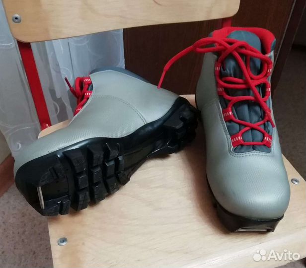 Лыжные ботинки, 36 размер