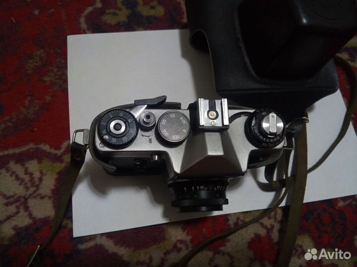 Зеркальный фотоаппарат