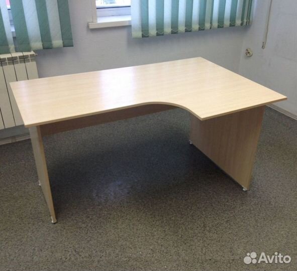 Стол офисный угловой большой эргономичный