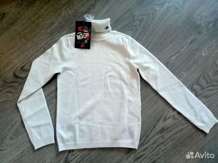 Свитер школьный для девочки. 134 см